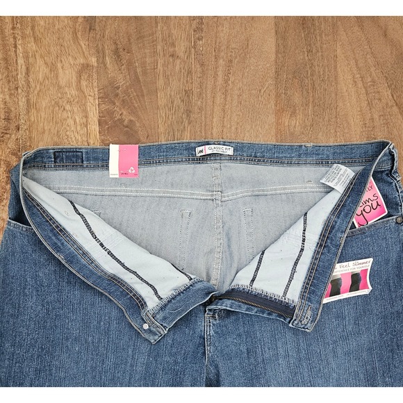 Lee Jeans Womens 26W Medium At The Waist Stretch Straight Classic Irregular NWT - Picture 6 of 8